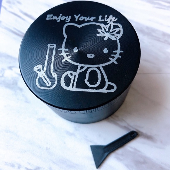 Kitchen grinder hello kitty grinder 2.2” 55mm - Picture 7 of 8
